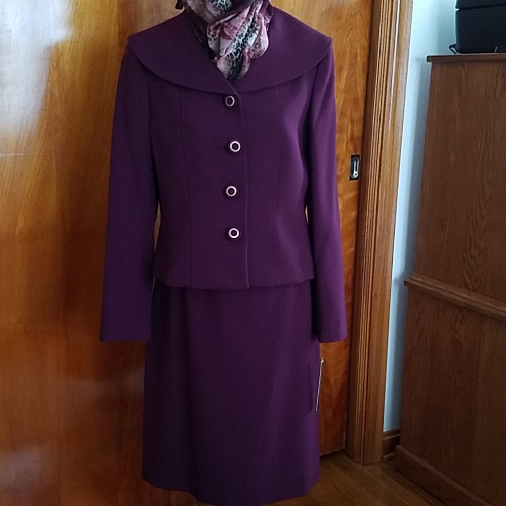 Tahari wine 2 piece suit.